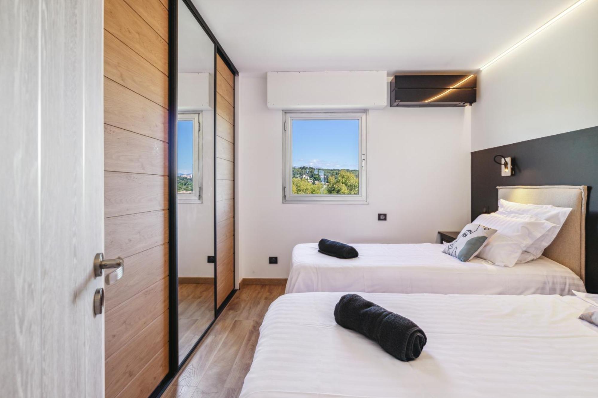 Duplex Villa Les Pins 89M2 Et Terrasse 30M2 Antibes Zewnętrze zdjęcie