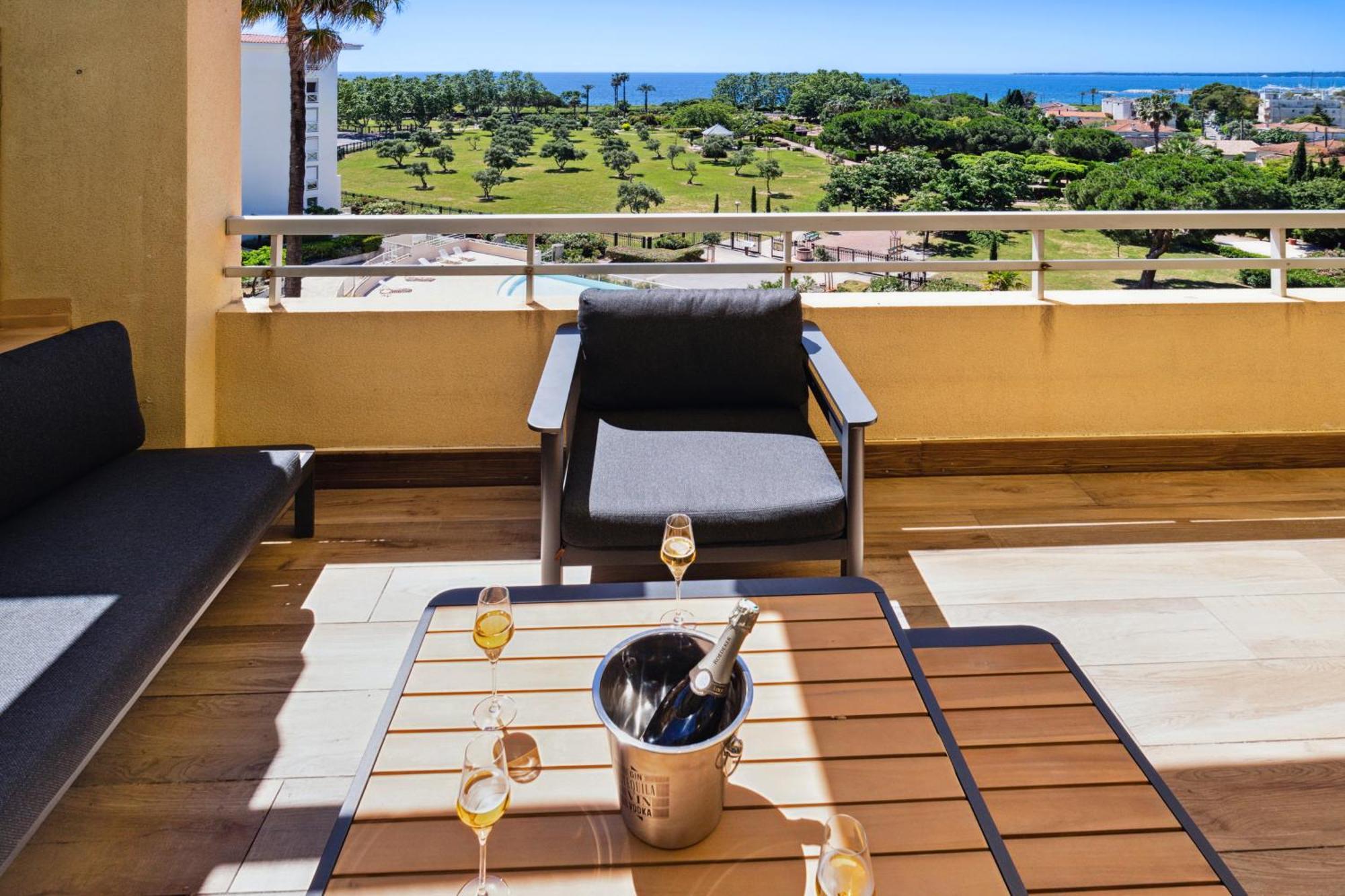Duplex Villa Les Pins 89M2 Et Terrasse 30M2 Antibes Zewnętrze zdjęcie